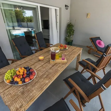 Vila Beautiful With Private Swimming Pool Brisevo