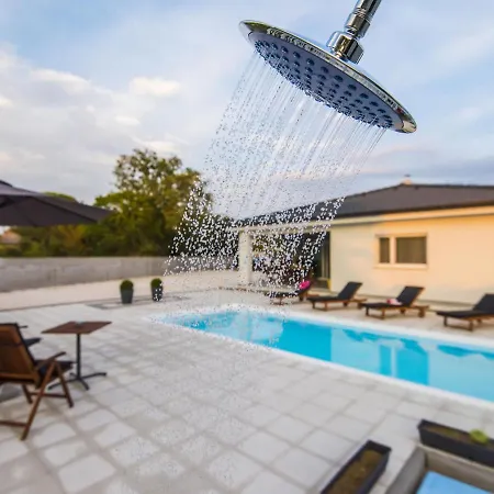 Vila Beautiful With Private Swimming Pool Brisevo