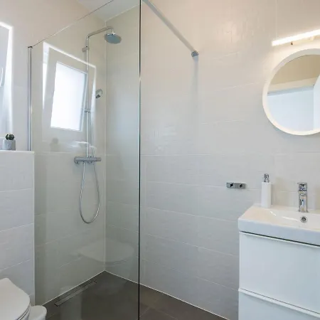 Beautiful With Private Swimming Pool *