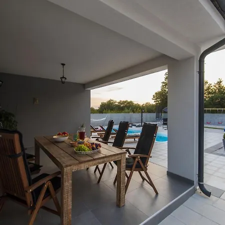 Beautiful With Private Swimming Pool Vila Brisevo