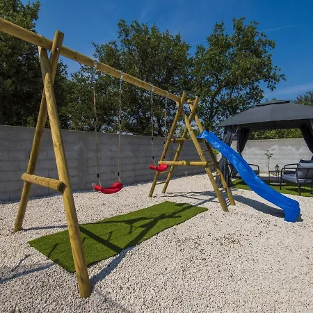 Beautiful With Private Swimming Pool Brisevo